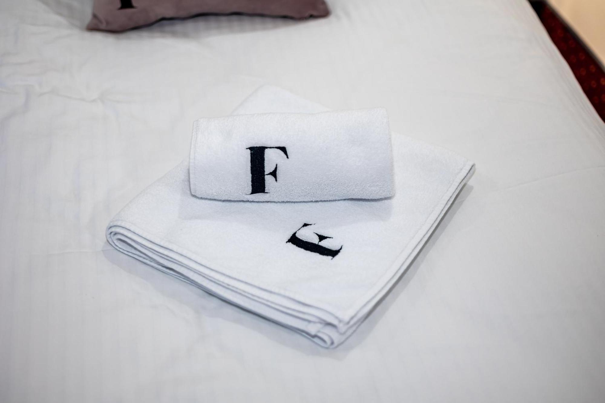 Fors & *